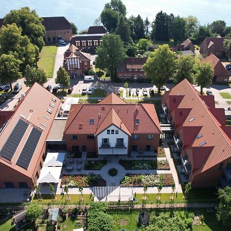 Seehotel Zarrentin Zarrentin am Schaalsee Zewnętrze zdjęcie