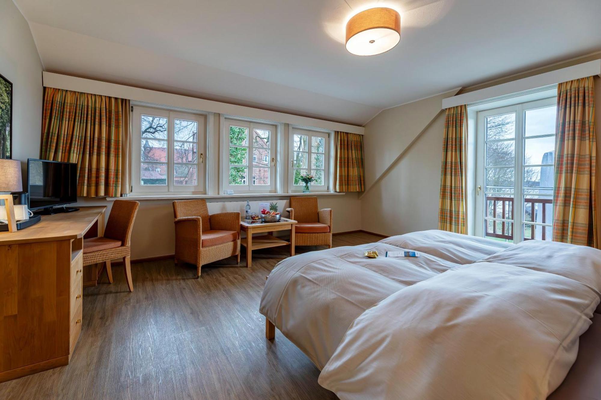 Seehotel Zarrentin Zarrentin am Schaalsee Zewnętrze zdjęcie